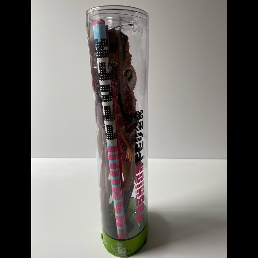 Barbie Fashion Fever- Desiree - Picture 2 of 7